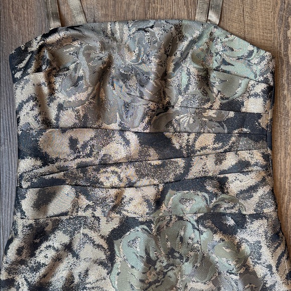 Kay Unger New York Floral Jacquard Sheath Dress in Metallic Olive Size 6 - Picture 4 of 14